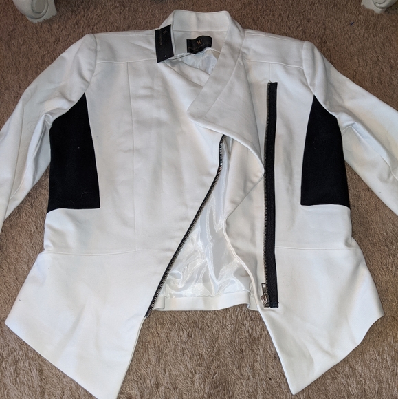 Jacket - Picture 3 of 4
